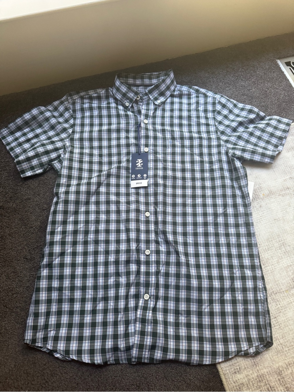 NWT IZOD Breeze Men's M Plaid Short Sleeve Button-Down Shirt Green Blue White
